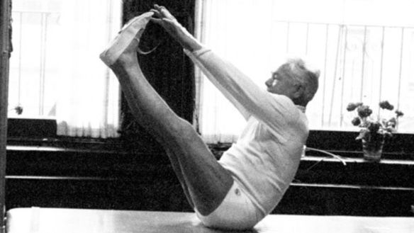 position pilates teaser de joseph pilates